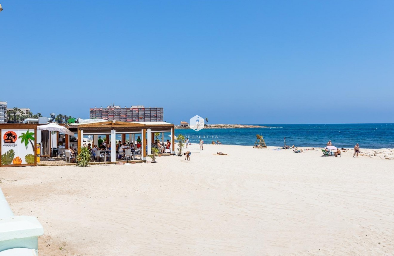D'occasion - Appartement -
Torrevieja - Playa de los Locos