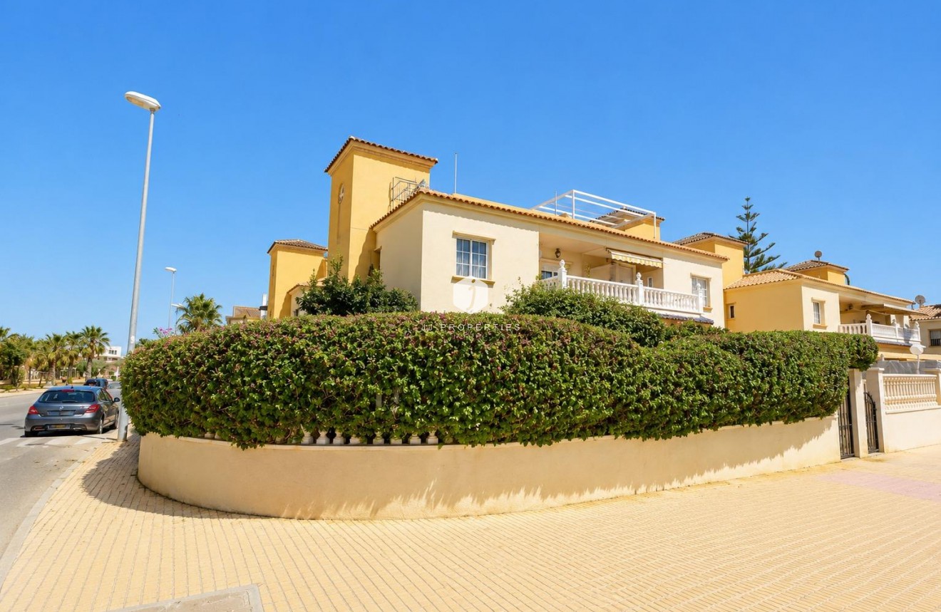 Resale - Apartment / flat -
Orihuela Costa - Costa Blanca