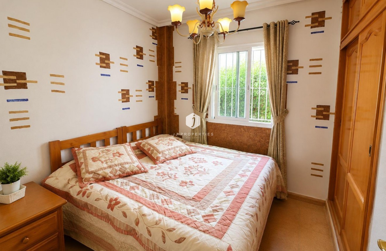 Resale - Apartment / flat -
Orihuela Costa - Costa Blanca