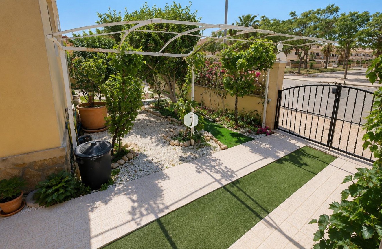 Resale - Apartment / flat -
Orihuela Costa - Costa Blanca