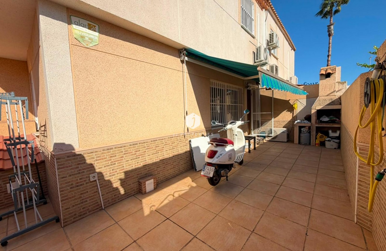Z drugiej ręki - Szalet -
Torrevieja - Carrefour