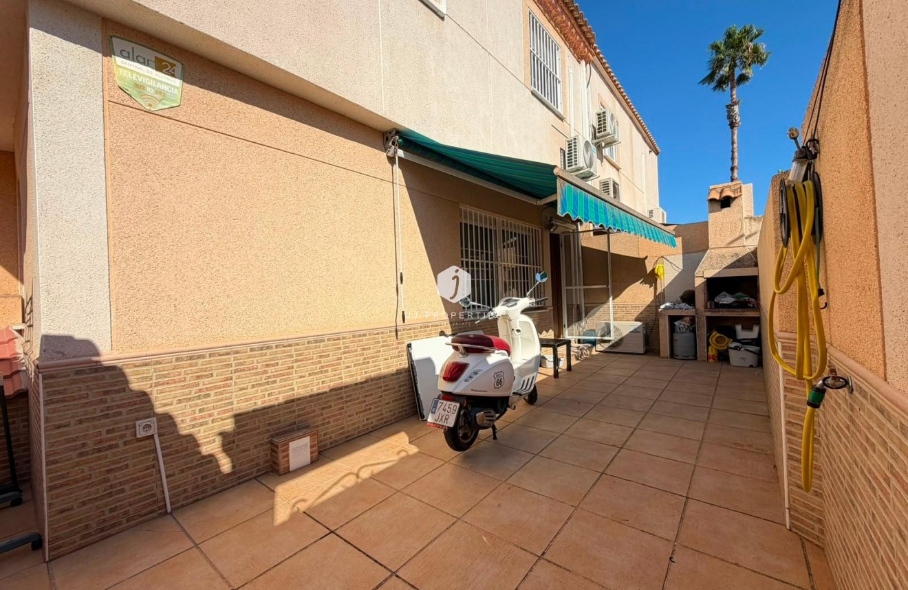 Z drugiej ręki - Szalet -
Torrevieja - Carrefour