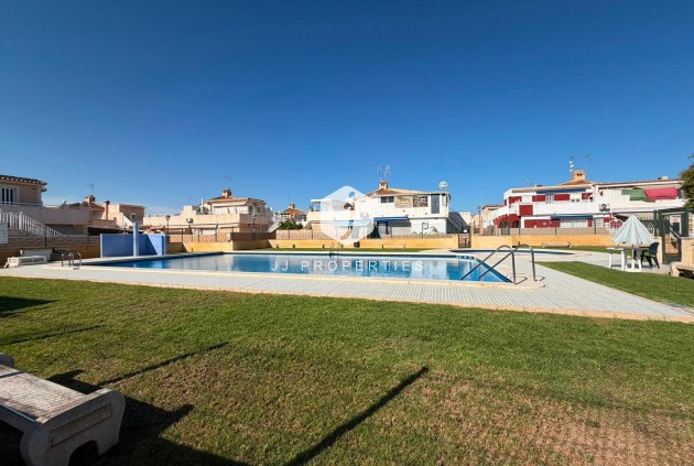 Z drugiej ręki - Szalet -
Torrevieja - Carrefour