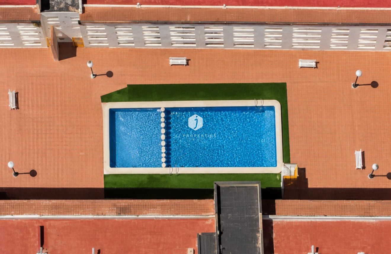 Aus zweiter Hand - Wohnung -
Torrevieja - Estacion de autobuses