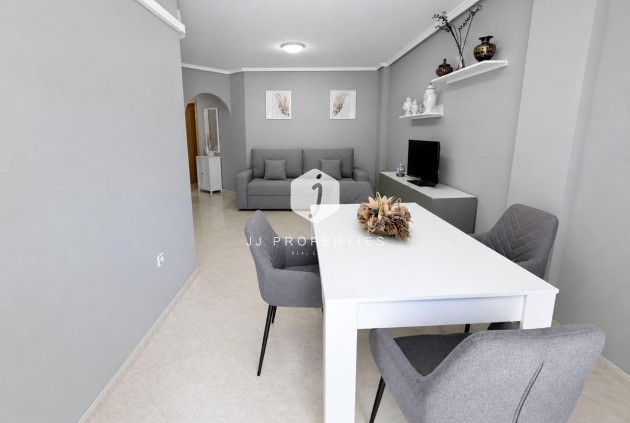 Aus zweiter Hand - Wohnung -
Torrevieja - Estacion de autobuses