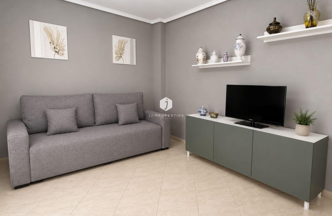 Aus zweiter Hand - Wohnung -
Torrevieja - Estacion de autobuses