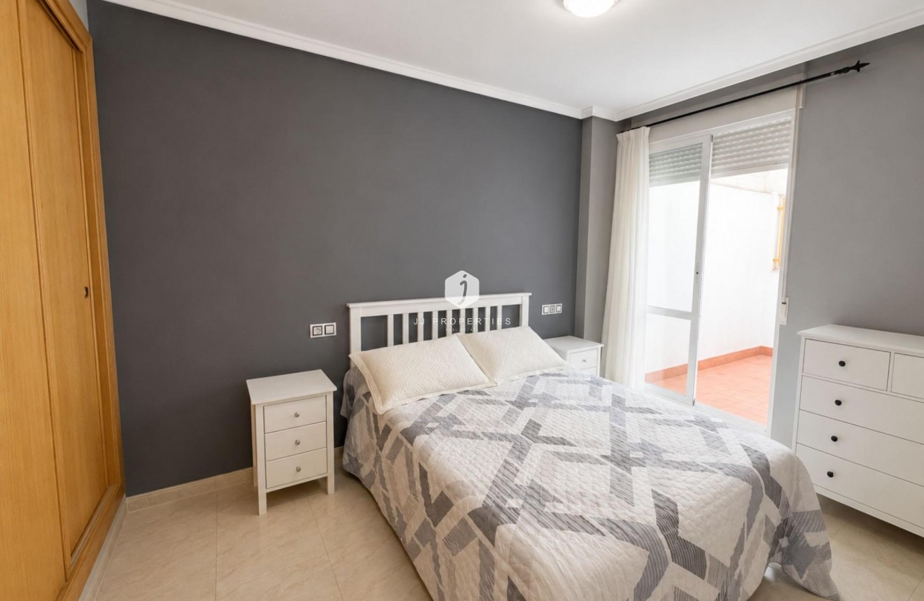 Aus zweiter Hand - Wohnung -
Torrevieja - Estacion de autobuses