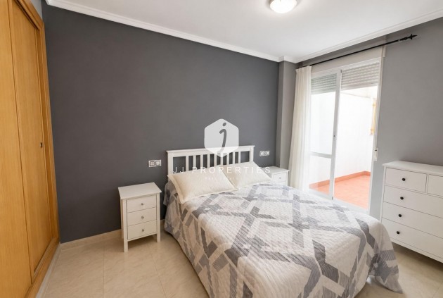 Aus zweiter Hand - Wohnung -
Torrevieja - Estacion de autobuses