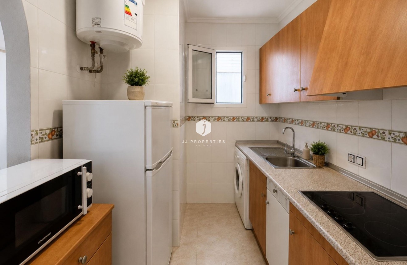 Aus zweiter Hand - Wohnung -
Torrevieja - Estacion de autobuses