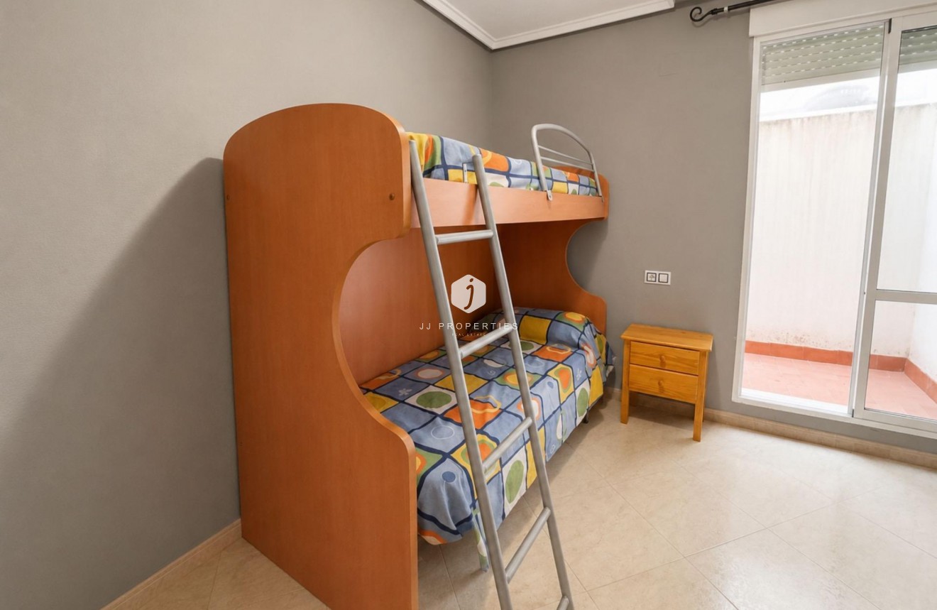 Aus zweiter Hand - Wohnung -
Torrevieja - Estacion de autobuses