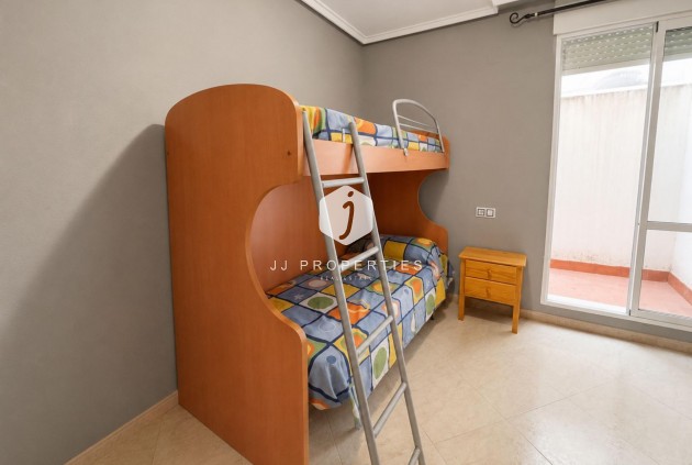Aus zweiter Hand - Wohnung -
Torrevieja - Estacion de autobuses