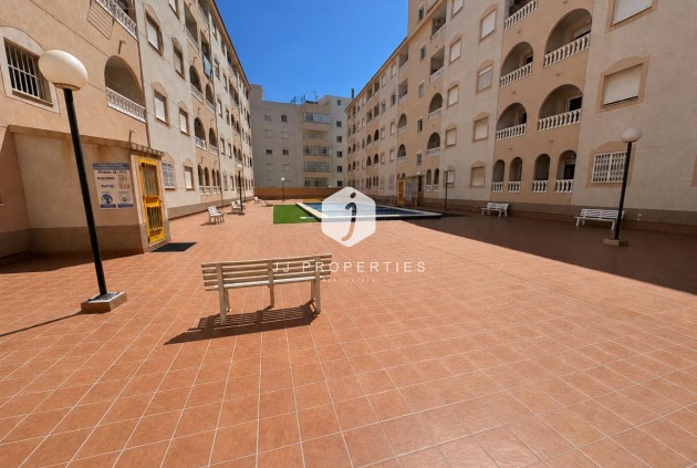 Aus zweiter Hand - Wohnung -
Torrevieja - Estacion de autobuses