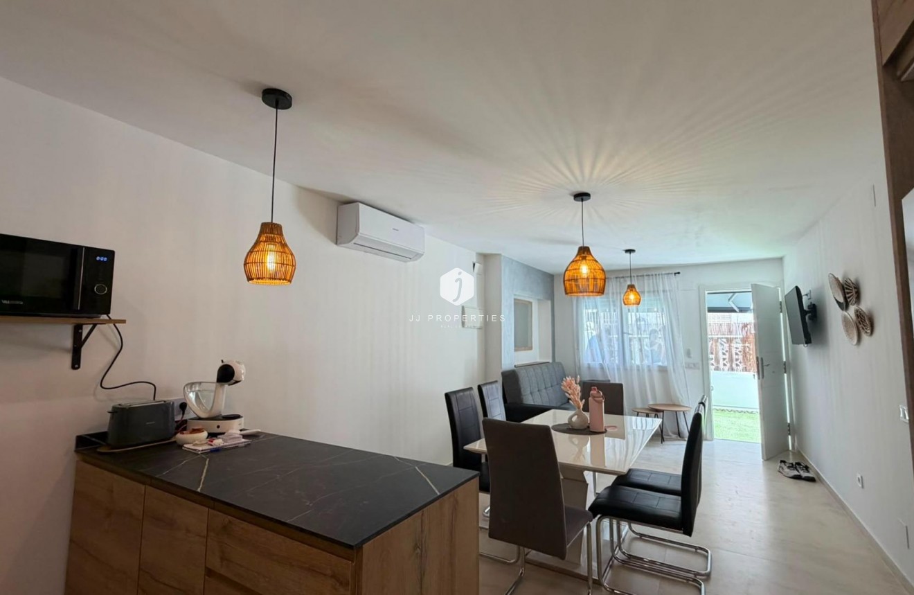 Tweedehands - Bungalow -
Torrevieja - La veleta