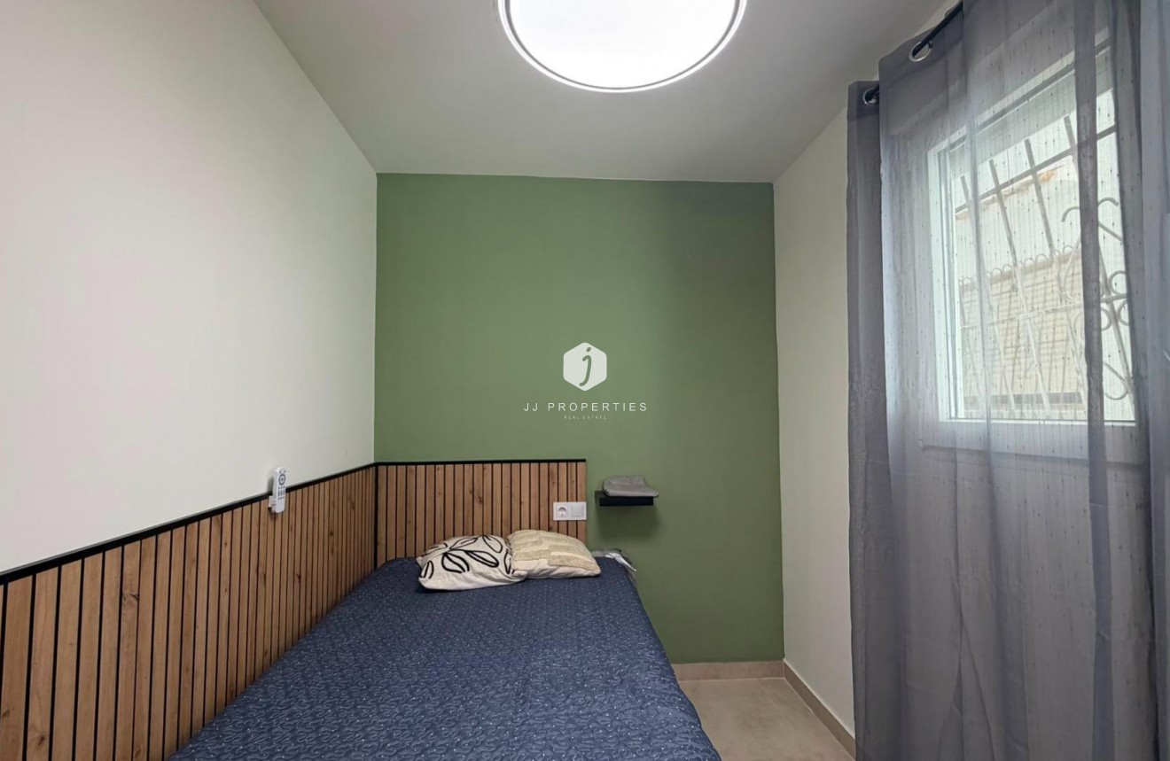Tweedehands - Bungalow -
Torrevieja - La veleta