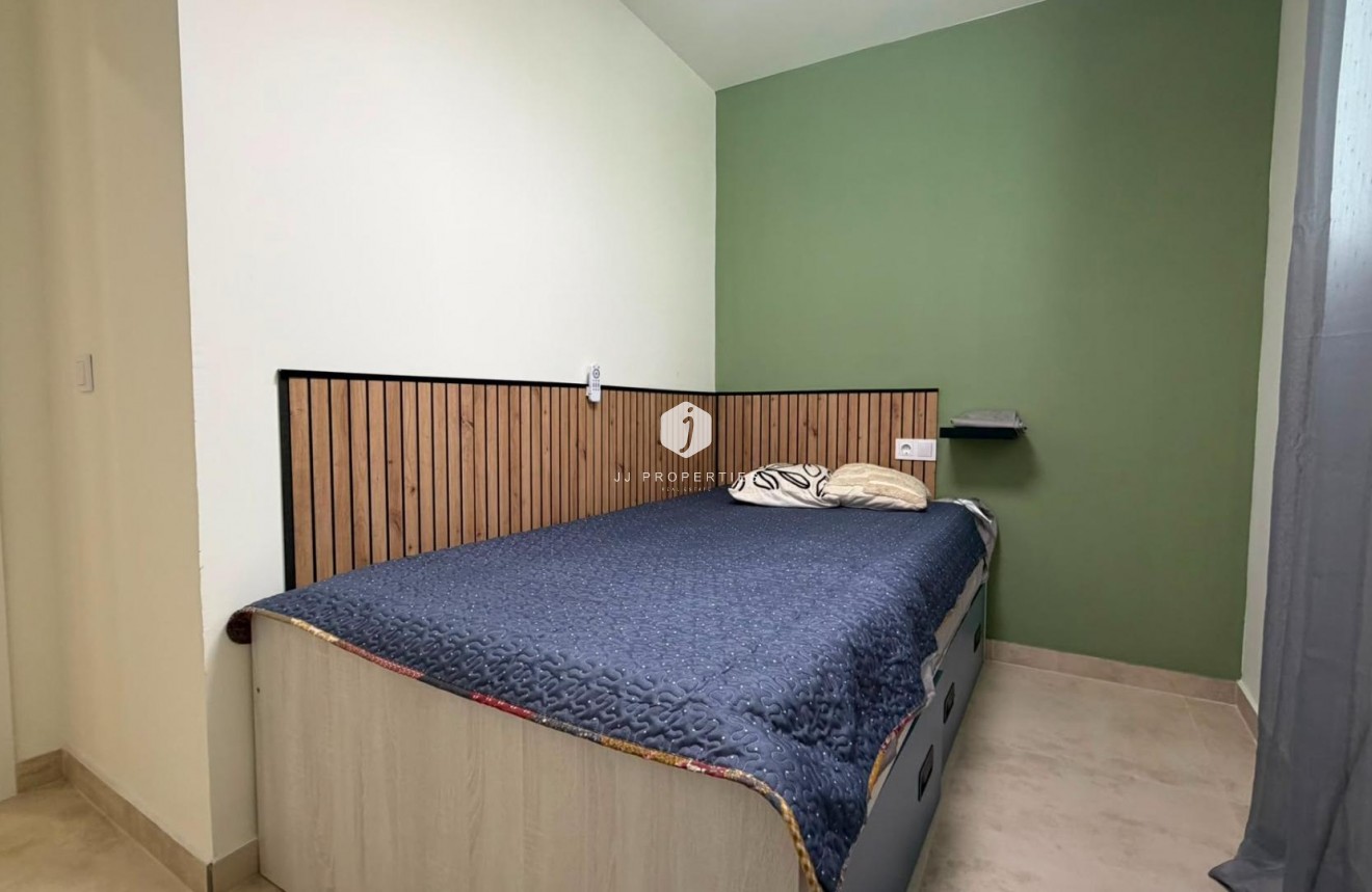 Tweedehands - Bungalow -
Torrevieja - La veleta