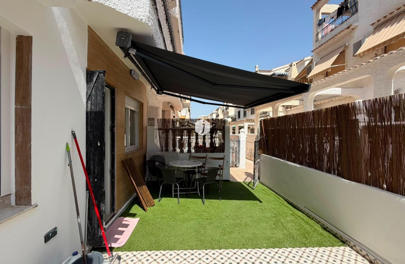 Tweedehands - Bungalow -
Torrevieja - La veleta