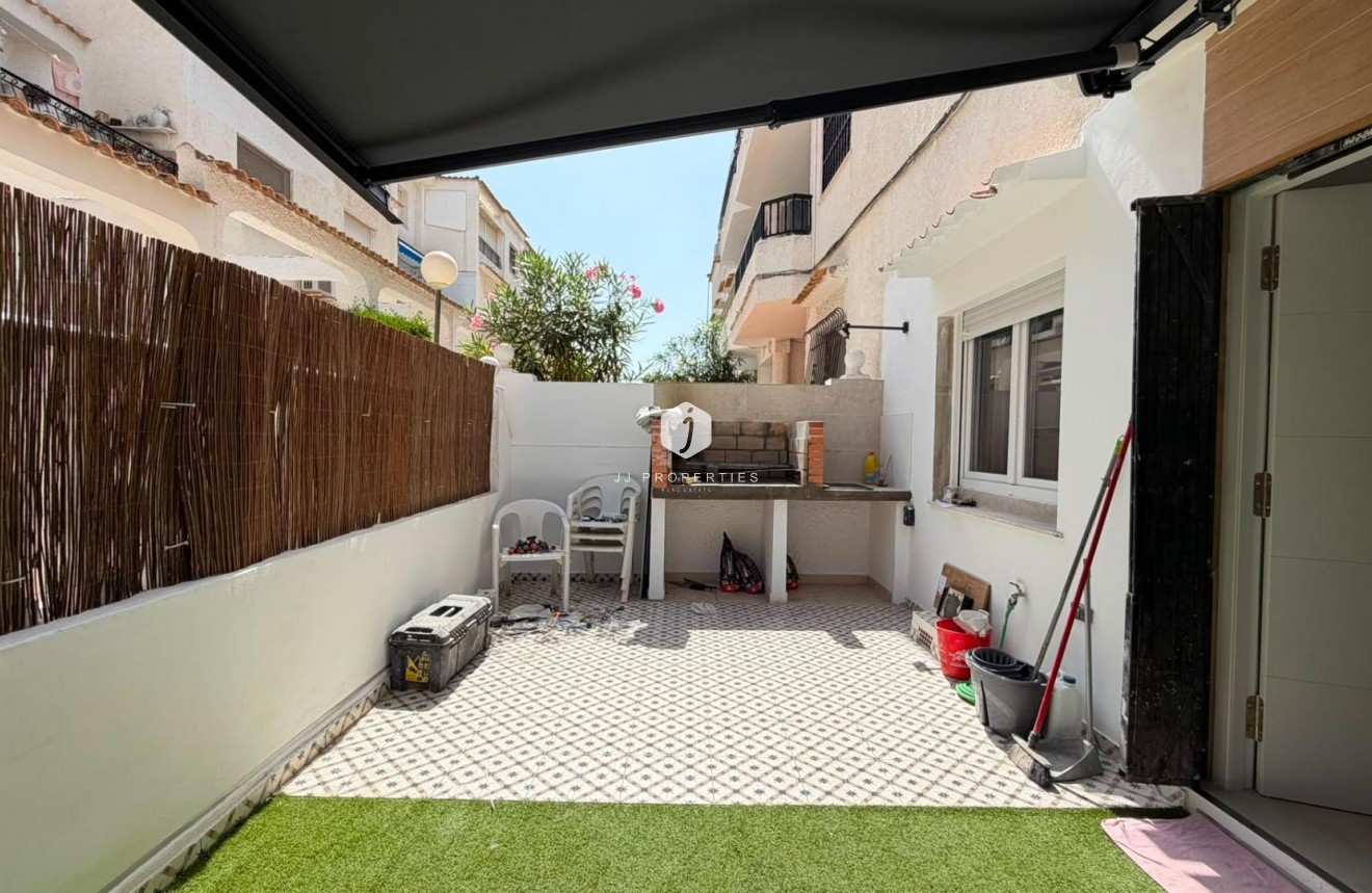 Tweedehands - Bungalow -
Torrevieja - La veleta