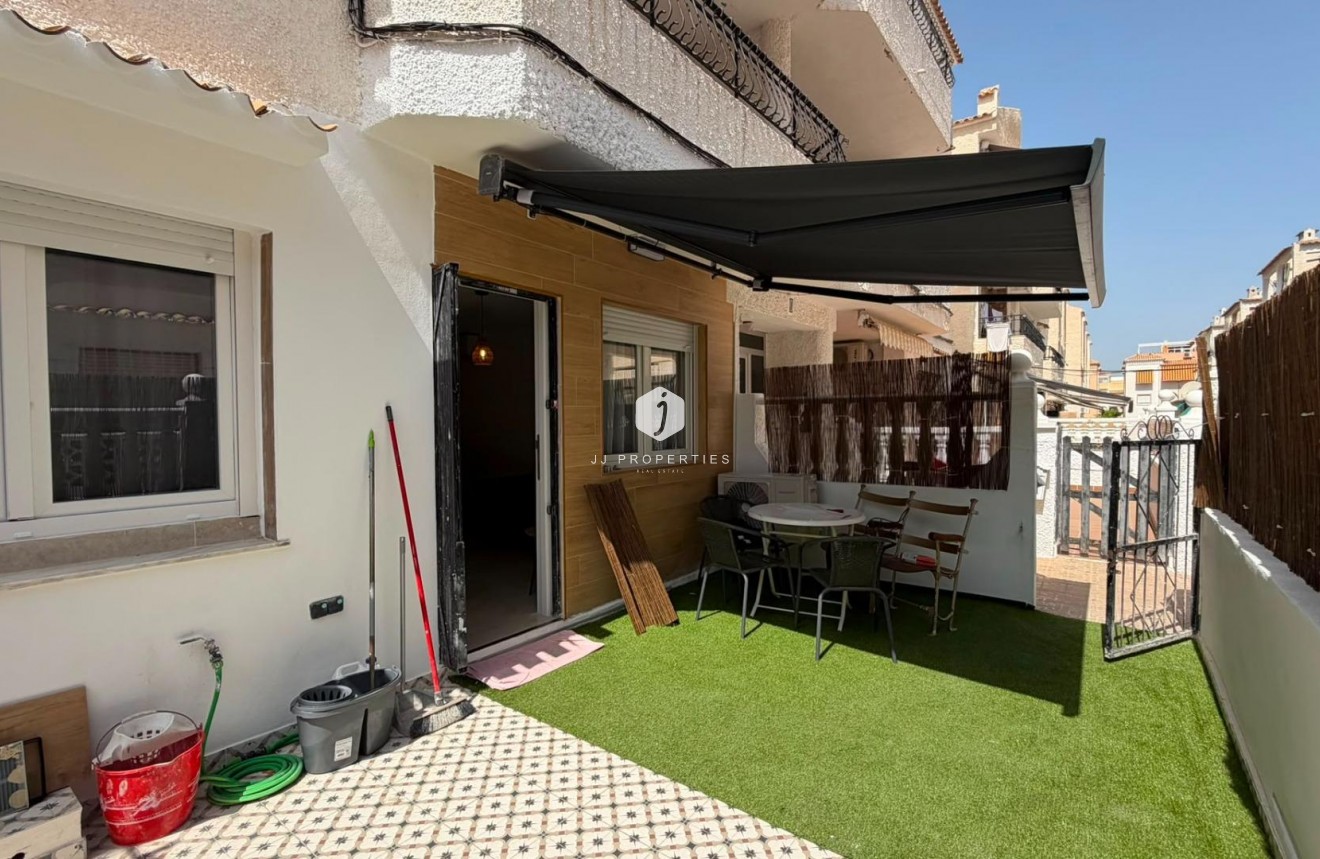Tweedehands - Bungalow -
Torrevieja - La veleta