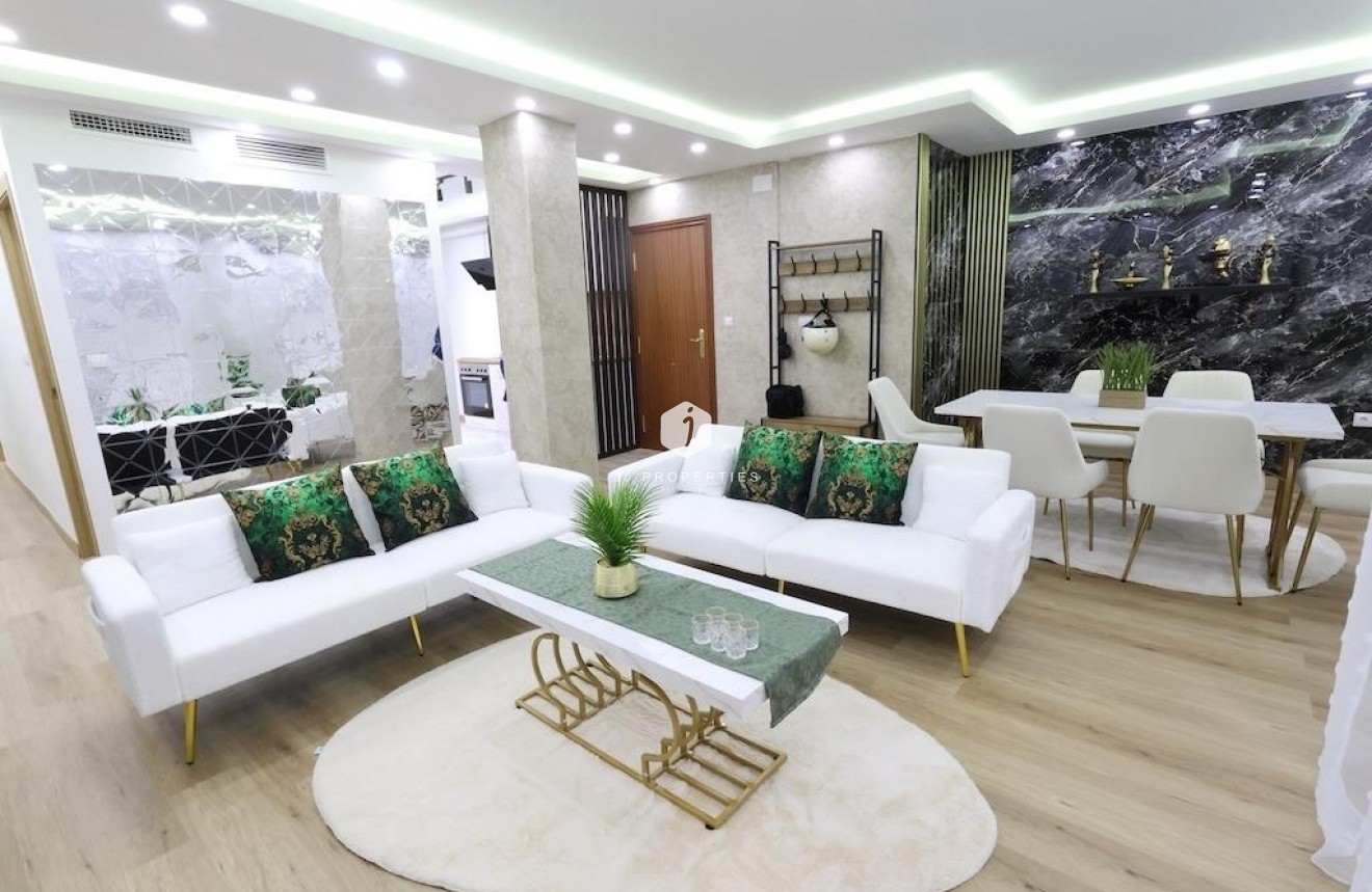 Tweedehands - Appartement / flat -
Torrevieja - Costa Blanca