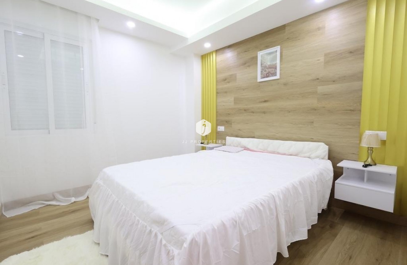 Tweedehands - Appartement / flat -
Torrevieja - Costa Blanca