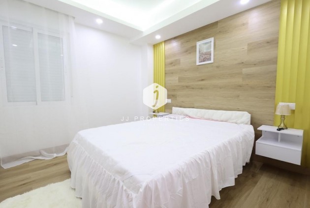 Tweedehands - Appartement / flat -
Torrevieja - Costa Blanca