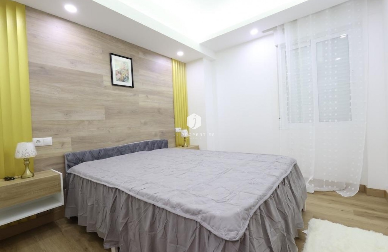 Tweedehands - Appartement / flat -
Torrevieja - Costa Blanca