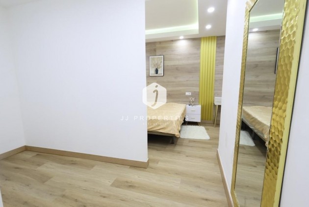 Tweedehands - Appartement / flat -
Torrevieja - Costa Blanca
