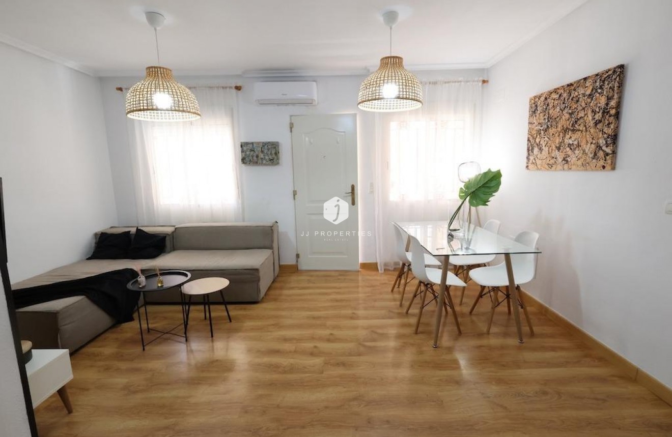Tweedehands - duplex -
Orihuela Costa - Costa Blanca