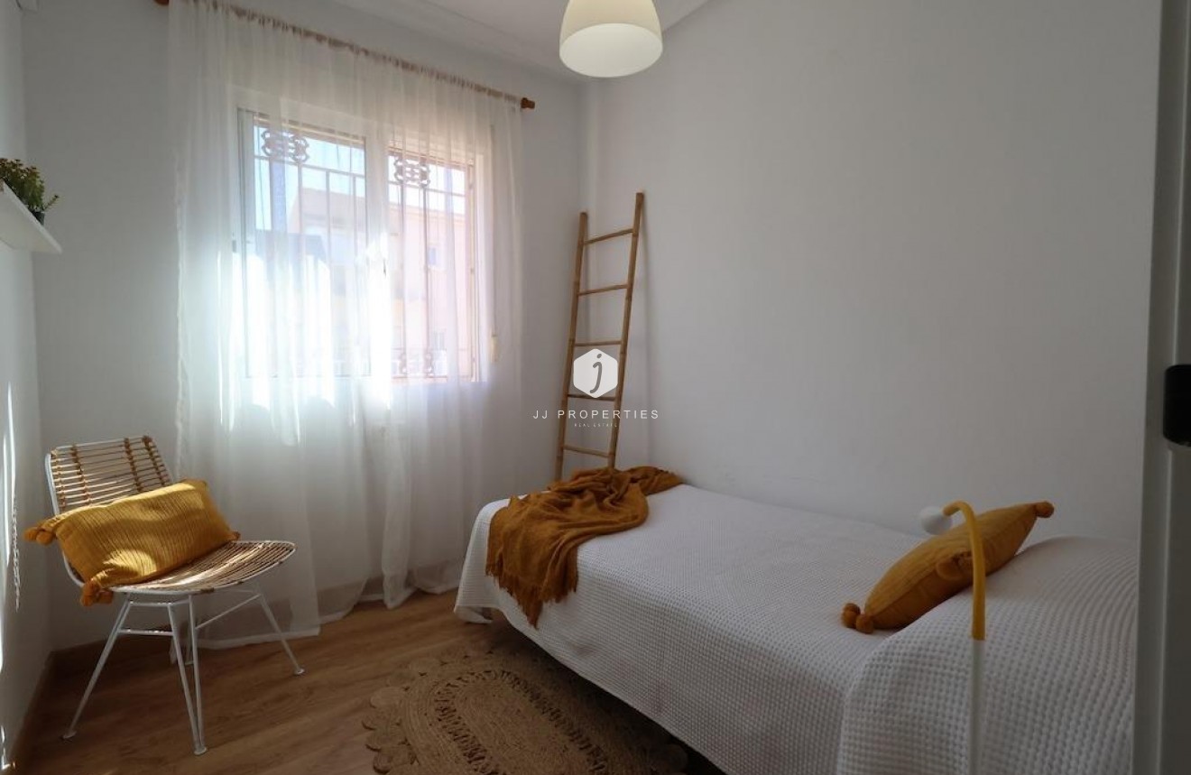 Tweedehands - duplex -
Orihuela Costa - Costa Blanca