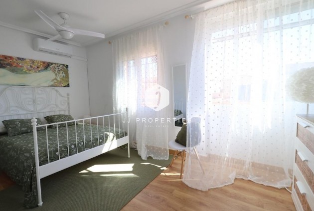 Tweedehands - duplex -
Orihuela Costa - Costa Blanca