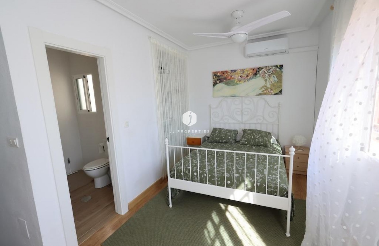 Tweedehands - duplex -
Orihuela Costa - Costa Blanca