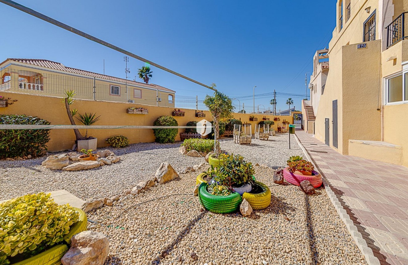 D'occasion - Bungalow -
Torrevieja - La Siesta - El Salado - Torreta