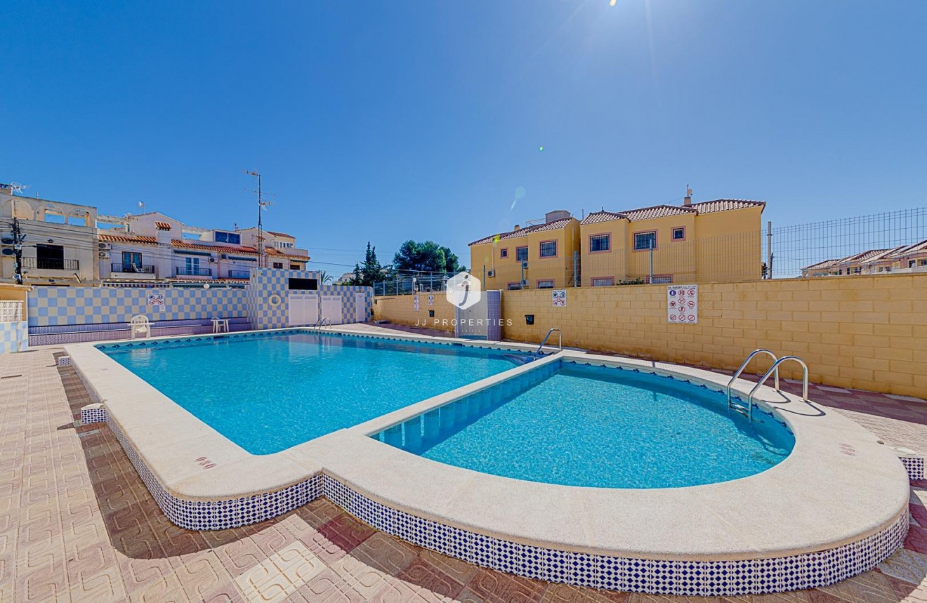 D'occasion - Bungalow -
Torrevieja - La Siesta - El Salado - Torreta