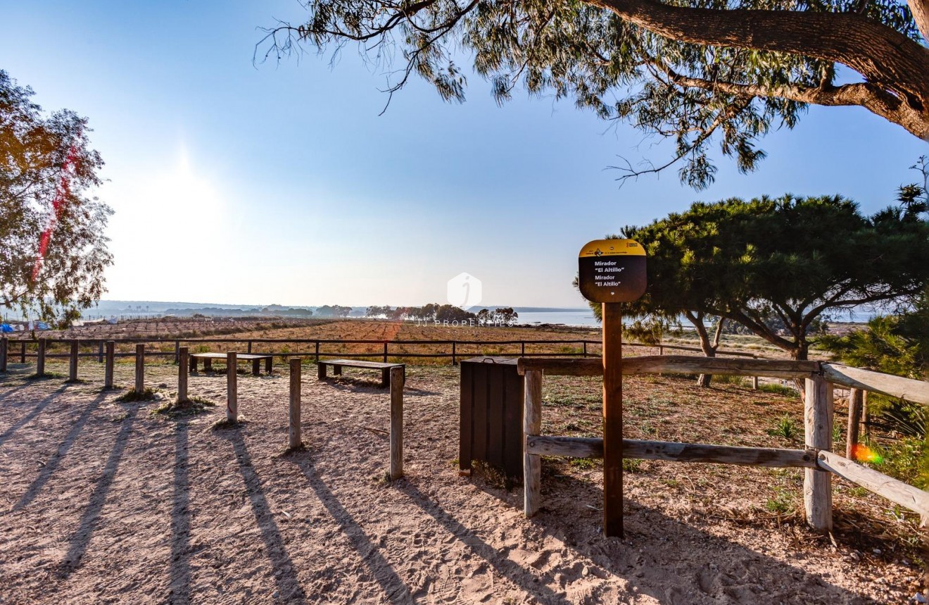 D'occasion - Bungalow -
Torrevieja - La Siesta - El Salado - Torreta
