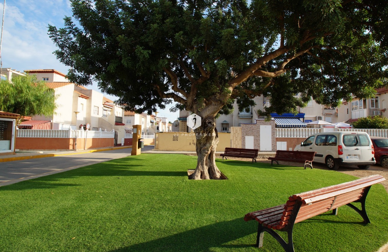 Aus zweiter Hand - Bungalow -
Orihuela Costa - Costa Blanca