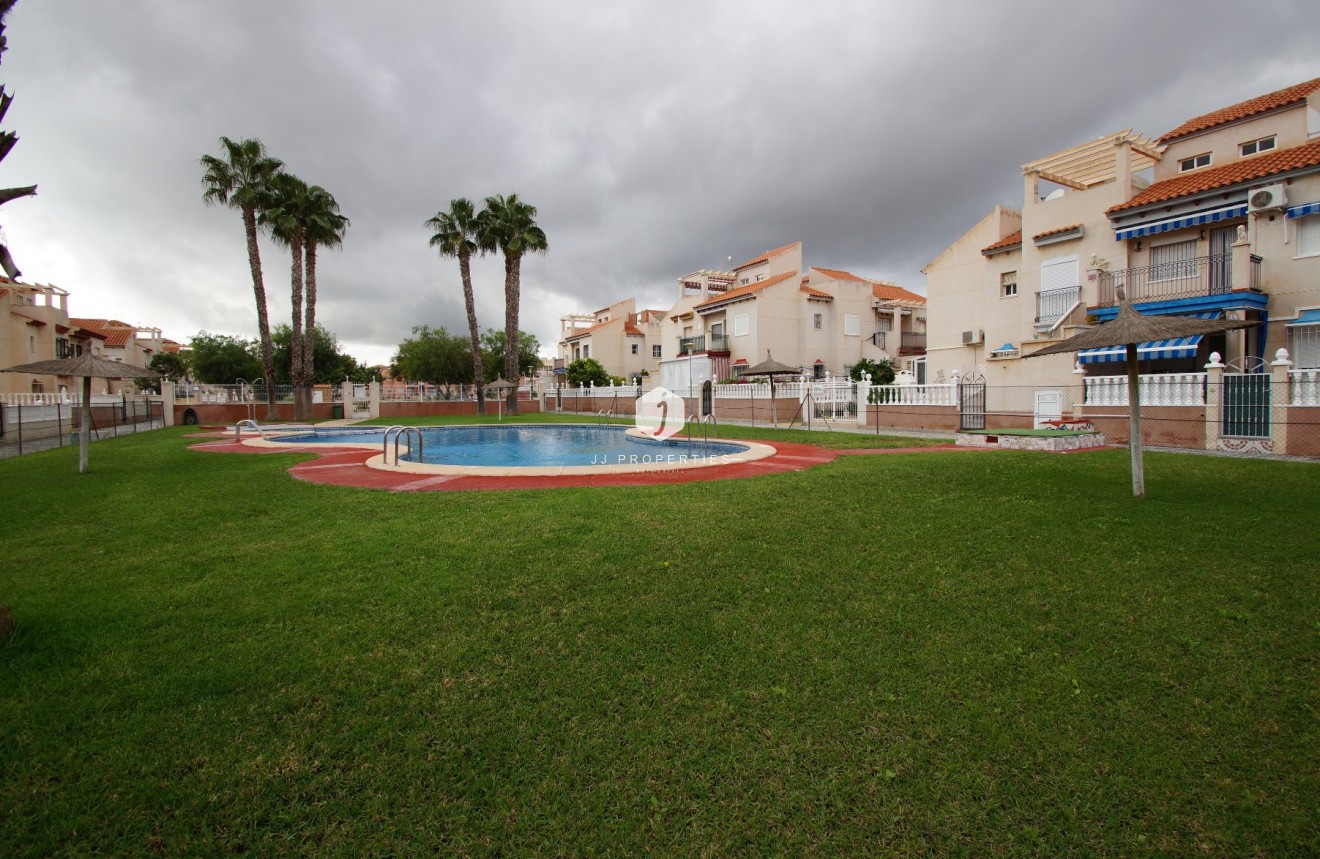 Aus zweiter Hand - Bungalow -
Orihuela Costa - Costa Blanca