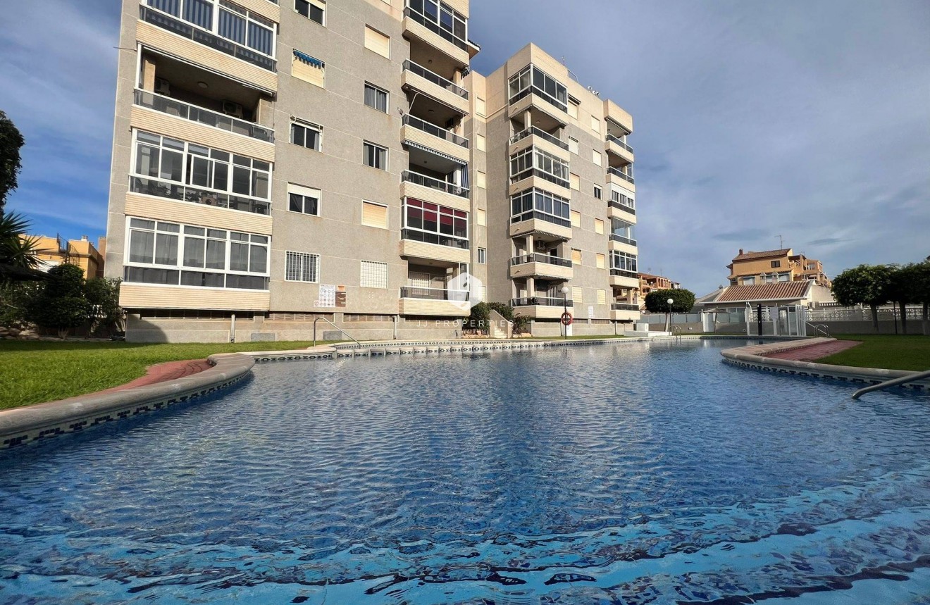 Tweedehands - Appartement / flat -
Torrevieja - aguas nuevas
