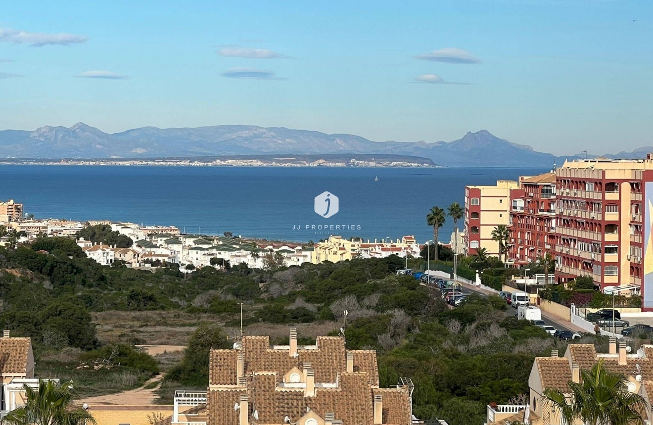 Tweedehands - Appartement / flat -
Torrevieja - aguas nuevas