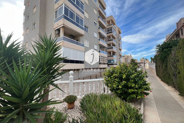 Tweedehands - Appartement / flat -
Torrevieja - aguas nuevas