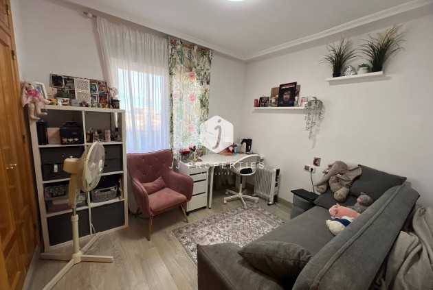 Tweedehands - Appartement / flat -
Torrevieja - aguas nuevas
