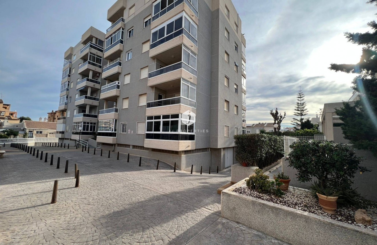 Tweedehands - Appartement / flat -
Torrevieja - aguas nuevas