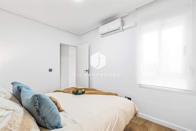 Aus zweiter Hand - Wohnung -
Playa Flamenca - Costa Blanca