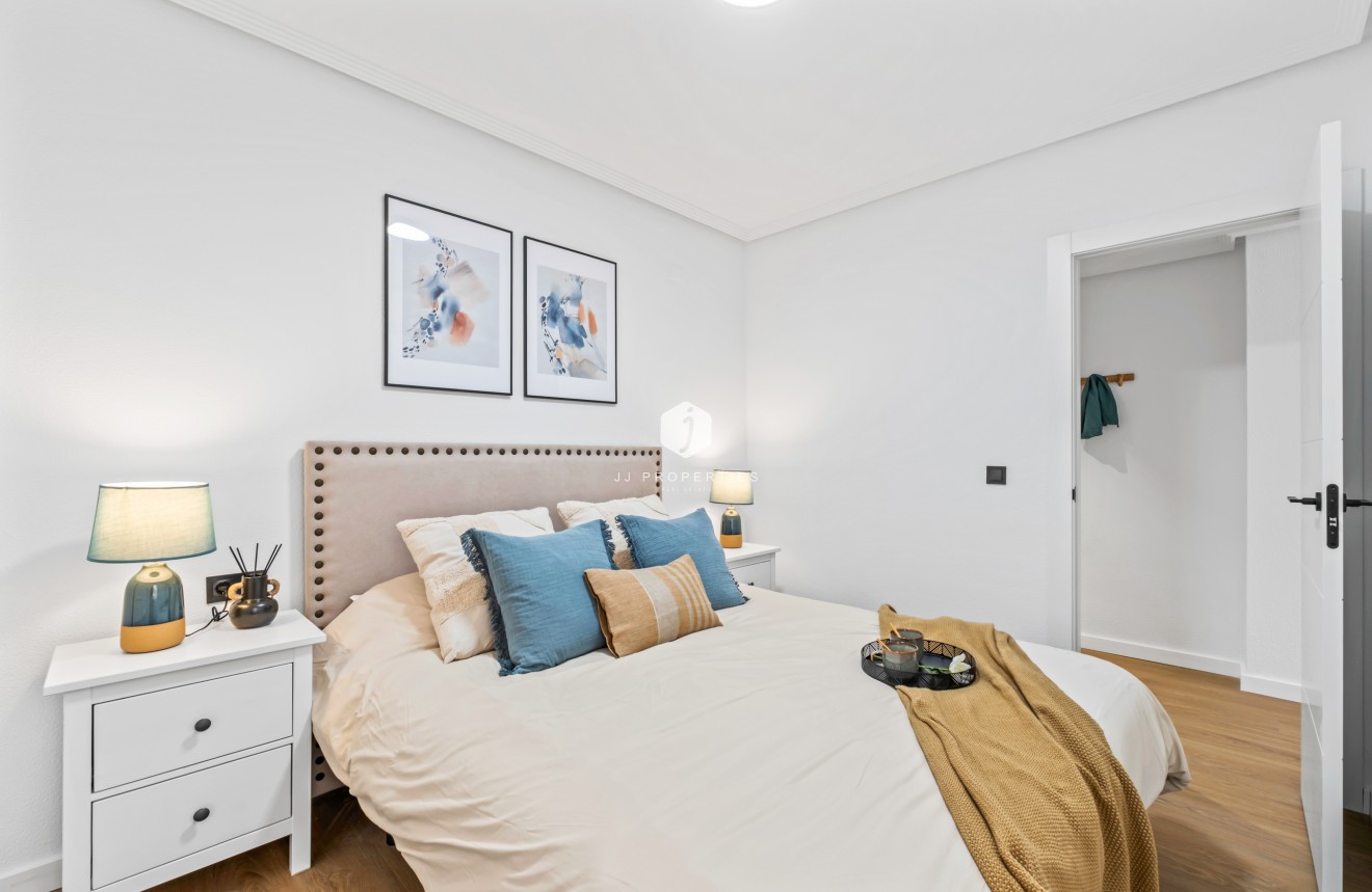 Aus zweiter Hand - Wohnung -
Playa Flamenca - Costa Blanca