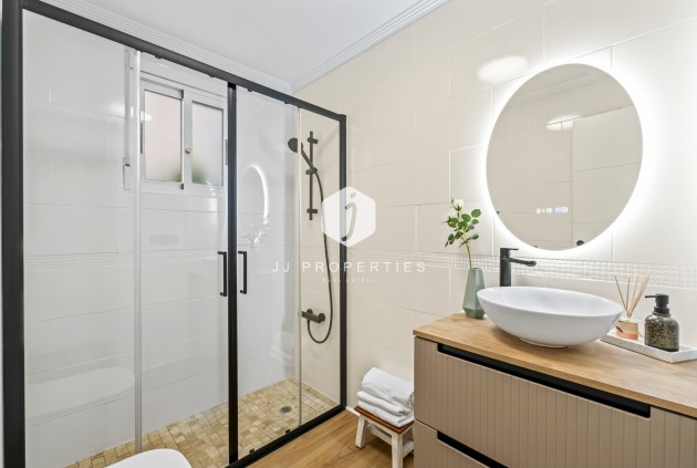 Aus zweiter Hand - Wohnung -
Playa Flamenca - Costa Blanca