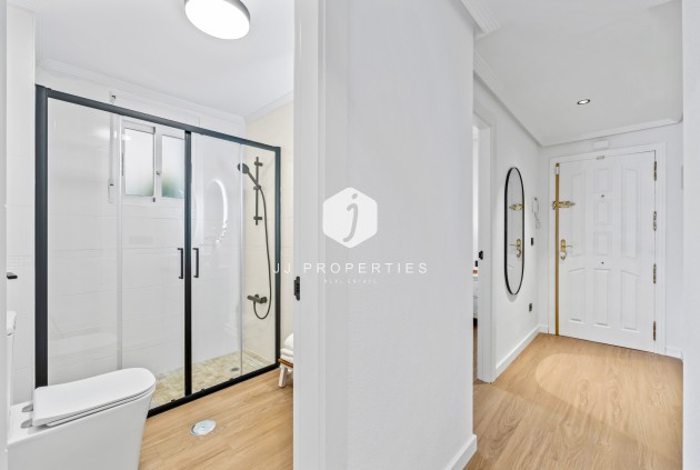 Aus zweiter Hand - Wohnung -
Playa Flamenca - Costa Blanca