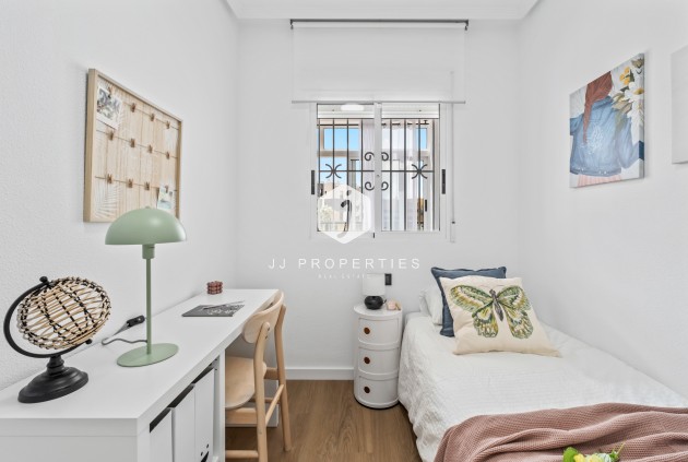 Aus zweiter Hand - Wohnung -
Playa Flamenca - Costa Blanca