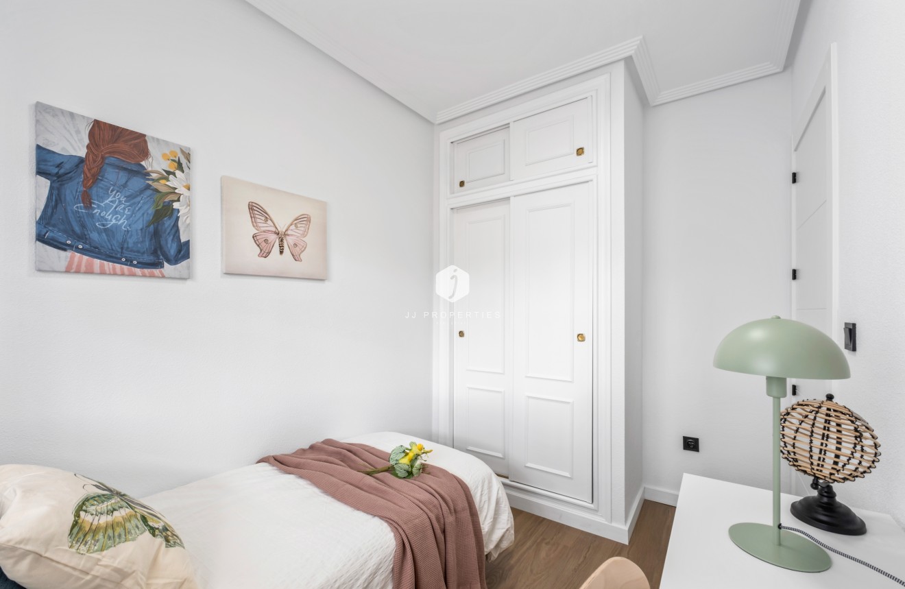 Aus zweiter Hand - Wohnung -
Playa Flamenca - Costa Blanca