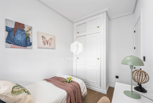 Aus zweiter Hand - Wohnung -
Playa Flamenca - Costa Blanca