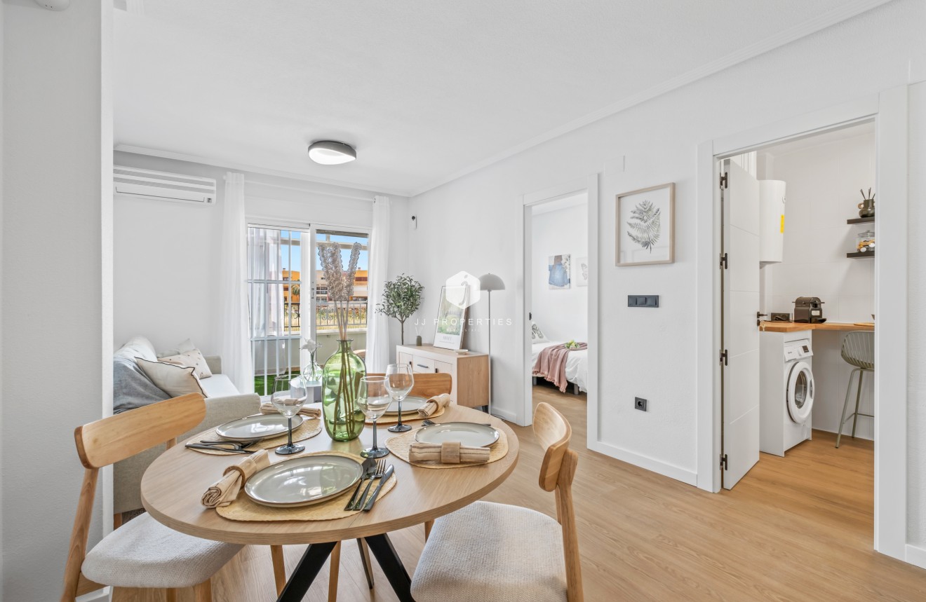 Aus zweiter Hand - Wohnung -
Playa Flamenca - Costa Blanca