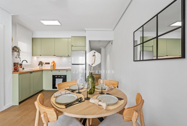 Aus zweiter Hand - Wohnung -
Playa Flamenca - Costa Blanca